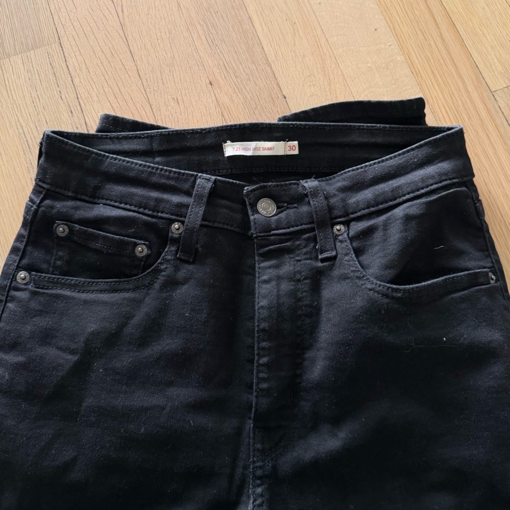 Levi’s High Rise Black Skinny Jeans